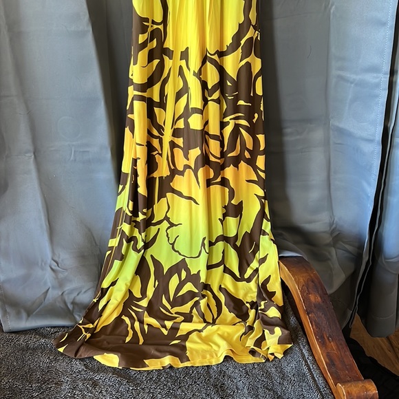 Tropical Maxi Dress - Picture 2 of 3